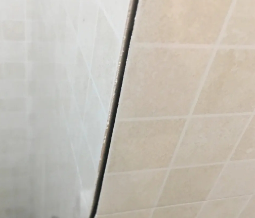 抚顺市瓷砖空鼓维修公司分享阳台瓷砖脱落的修复过程可以分为以下几个步骤